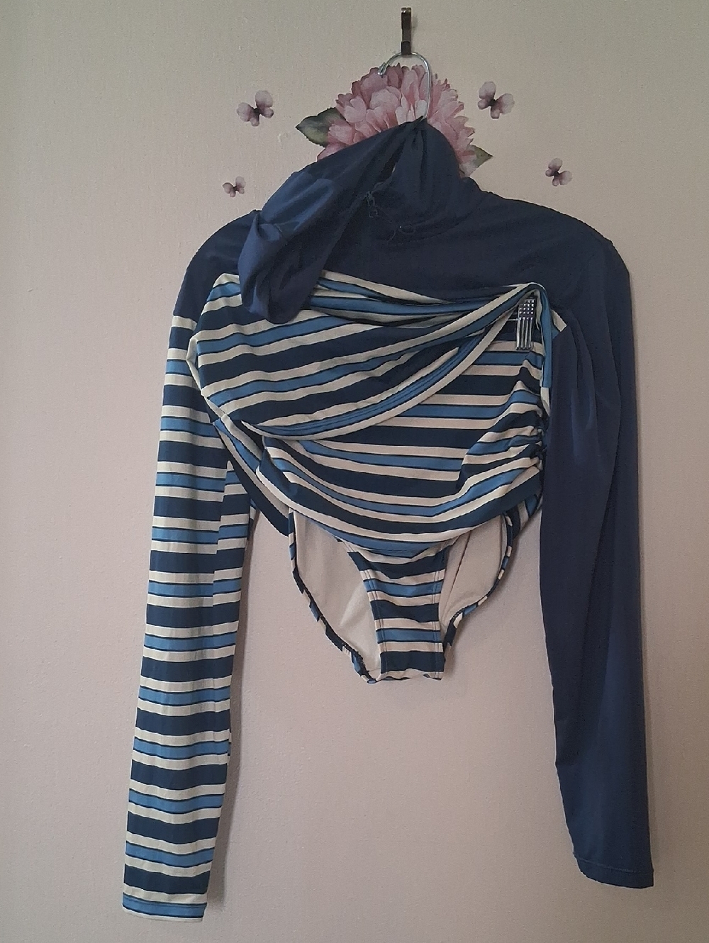 Nani Swimwear XS 2-Piece Modest Coverage High Rise Long Sleeve Hooded Top